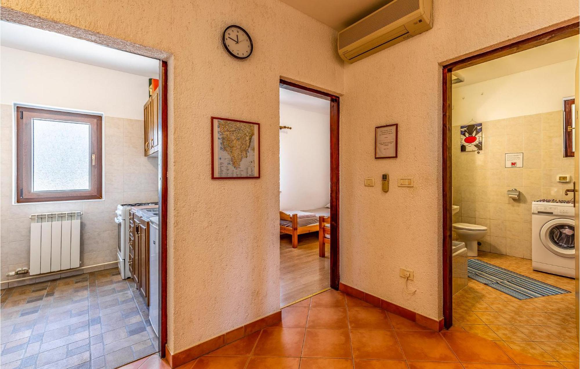 Gorgeous Apartment In Pula With Kitchen Exterior photo